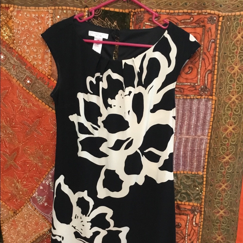 Classy black and white shift dress